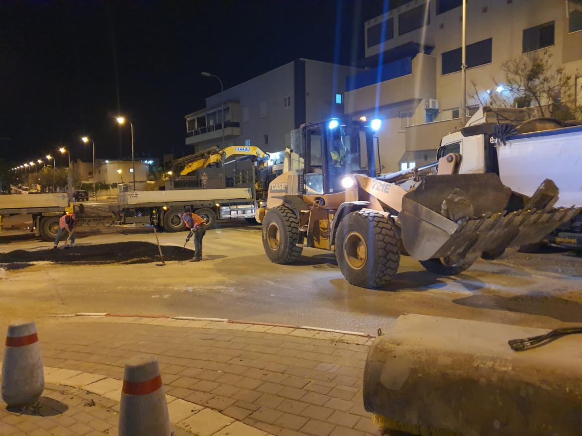 עבודות בכיכר 