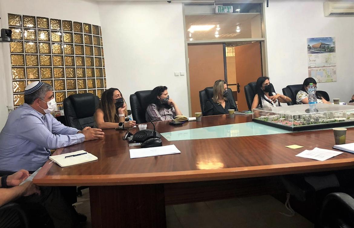 ראש העיר עם פרופ ביטון