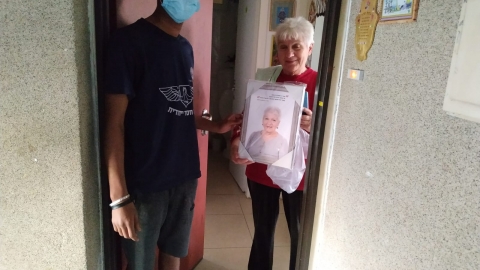 איפור וסטיילינג לניצולי שואה6.jpeg