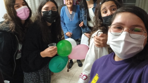 יום המעשים הטובים 2021-  משמחים קשישים.jpeg