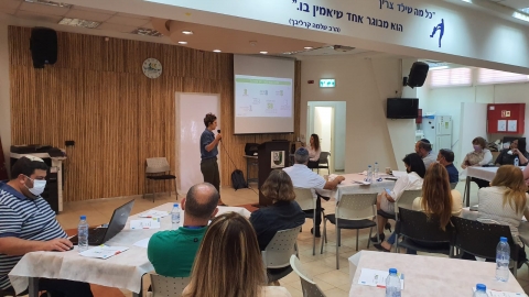 מנהלת האקוסיסטם בכנס.jpeg
