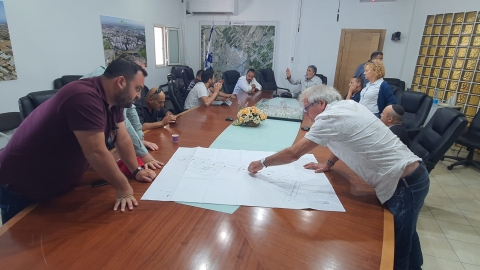 ישיבה עם ועד הסוחרים- יוני 2021.jpeg