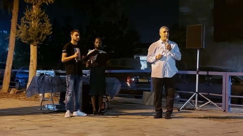 ראש העיר לצד המנחים- סגד נוער.jpeg