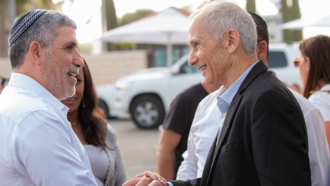 ראש העיר והשר לפטב.jpg