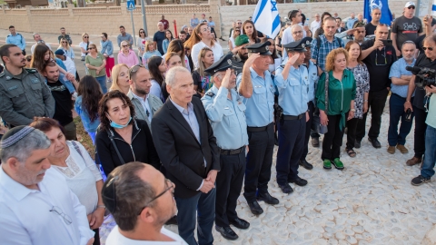 הנוכחים בטקס.jpg
