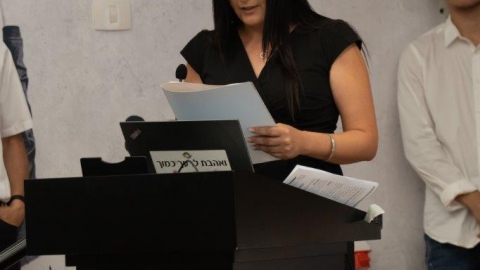 חידון התנך - ניצה אפרים נציגת המשפחה.jpg
