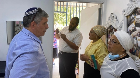 קביעת מזוזה מועדון מופת זמני.jpeg.jpeg