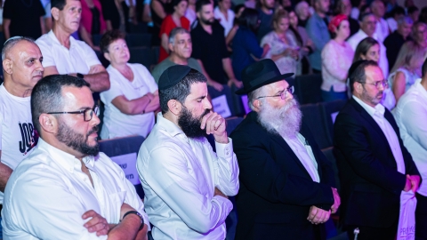 הקהל בעצרת 7.10.jpg
